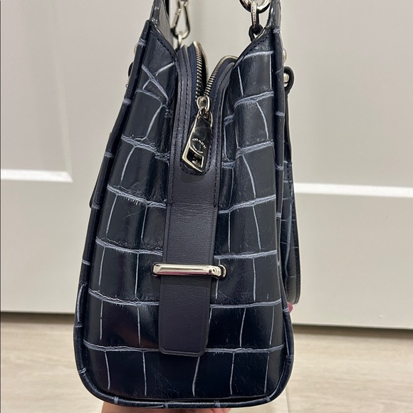 Coach (EUC) Swagger Frame Satchel in Navy Blue Crocodile-Embossed Leather - Picture 6 of 17